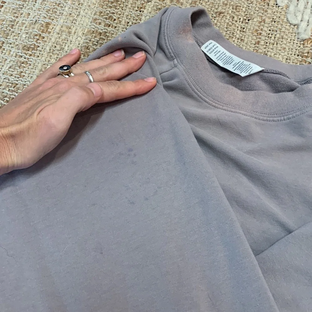 ALO Yoga Lilac Grey Cropped Sweatshirt Size Medium